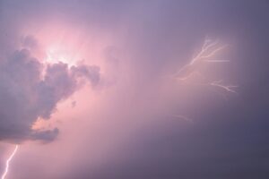 春雷　落雷に注意　